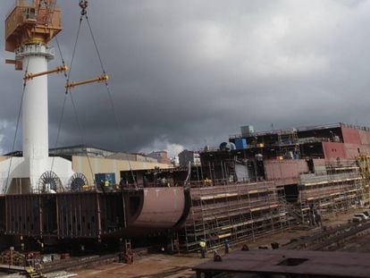 Barco en construcción en el astillero de Barreras, en Vigo.