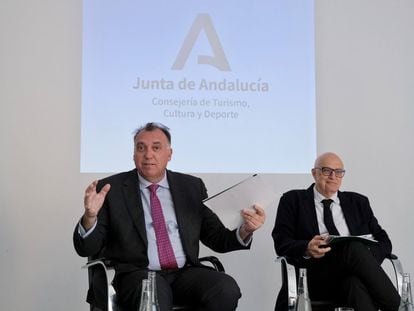 El consejero de Turismo, Cultura y Deporte de la Junta de Andalucía, Arturo Bernal, y el director general para la Cultura, Salomón Castiel.