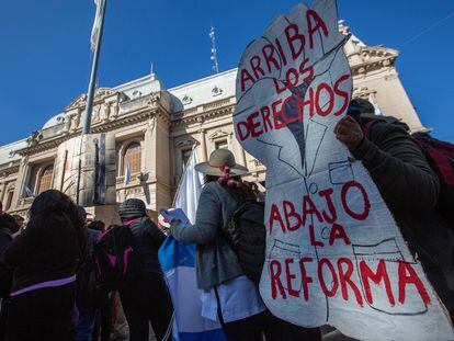 Marcha en Jujuy en contra de la reforma de la Constitución provincial.