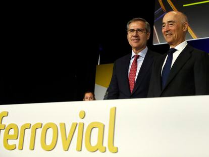 El consejero delegado de Ferrovial, Ignacio Madridejos, junto al presidente de la compañía, Rafael del Pino, en la junta de accionistas celebrada en Madrid.