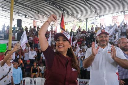 Mara Lezama, la candidata de la coalición Juntos haremos historia a la gobernatura de Quintana Roo, en un acto de campaña.