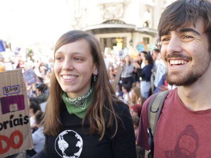 Icíar, miembro de Juventud por el Clima, y Jose, miembro de Fridays for Future, en la huelga climática del 15 de marzo.