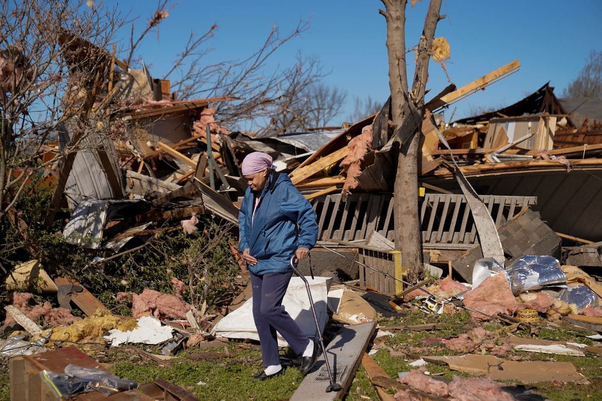 At least 21 people died in seven states due to strong tornadoes in the United States  International