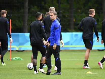 Frank de Boer, durante un entrenamiento de Holanda.