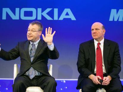 Stephen Elop junto a Steve Ballmer durante una presentaci&oacute;n en Nueva York.