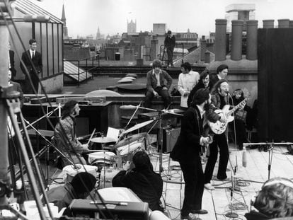 El 30 de enero de 1969 los Beatles ofrecieron un concierto en la azotea de Apple en Londres que fue disuelto por la policía.