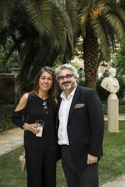 Raquel Retortillo, directora comercial de SModa, y Manuel García Meroño, director general de MAGNA GLOBAL.