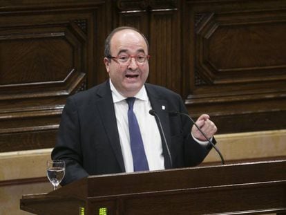 El líder del PSC, Miquel Iceta, durante una intervención en el Parlament. En vídeo, Iceta avisa de que "sin Presupuestos no habrá Gobierno".