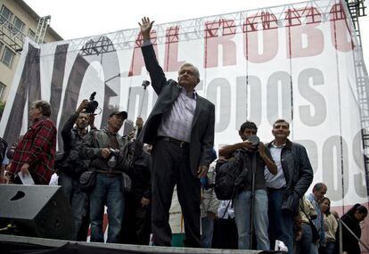 El excandidato presidencial de la izquierda mexicana durante el mitin de este domingo en DF.