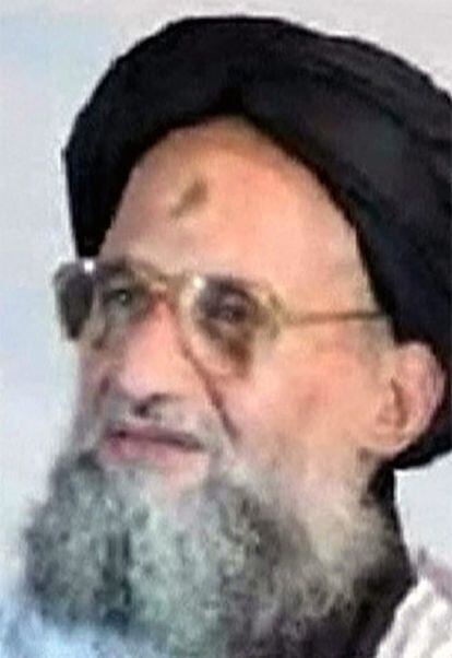 Imagen del último vídeo en el que aparece Al Zawahiri.