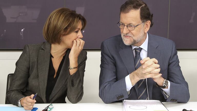 María Dolores de Cospedal y Mariano Rajoy, durante una reunión de la dirección del PP en 2016.