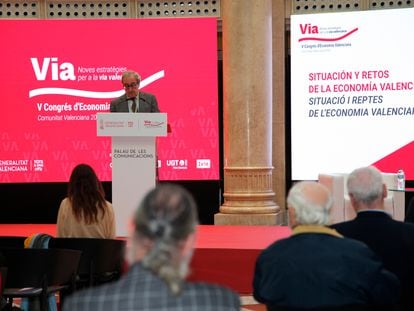El director del Ivie, Francisco Pérez, en la presentación de la jornada del V Congreso de Economía Valenciana de este lunes en Valencia.