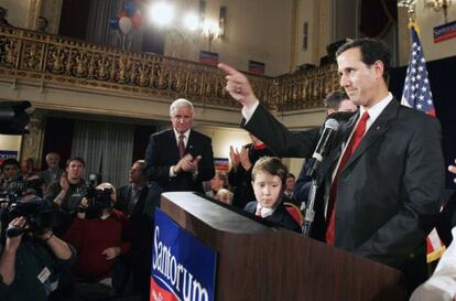 El candidato Rick Santorum al comienzo de uno de sus discursos de campaña en Pittsburgh, Pennsylvania