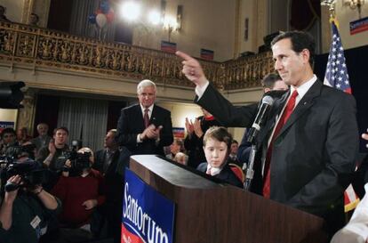 El candidato Rick Santorum al comienzo de uno de sus discursos de campa&ntilde;a en Pittsburgh, Pennsylvania