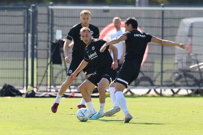 Mario Götze, en el último entrenamiento del Eintracht antes de la Supercopa, el martes en Fráncfort.