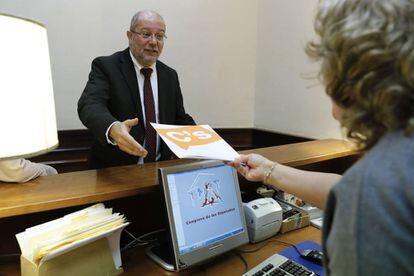Francisco Igea registra la ley de muerte digna de Ciudadanos.
