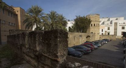 Corral de las Herrerías y Torre de la Plata.