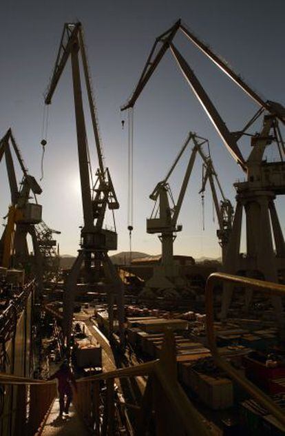 Las Grúas del astillero Naval Shipyard de Bilbao.