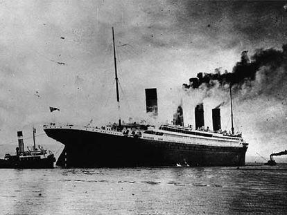 El <i>Titanic,</i> a su salida del puerto de Southampton en su viaje inaugural.