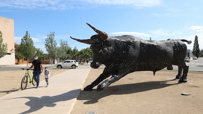 Monumento a los 'correbous' en Amposta.