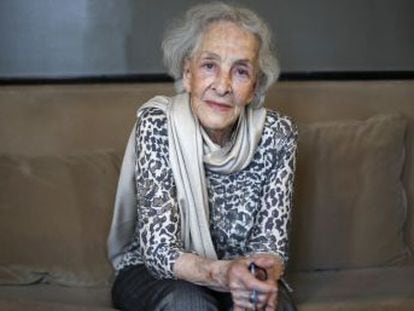 La escritora uruguaya de 95 años es representante de la poesía esencialista. Su obra está caracterizada por poemas cortos, una búsqueda del sentido de las palabras y un carácter metaliterario. El premio valora  su lenguaje, uno de los más reconocidos en español 