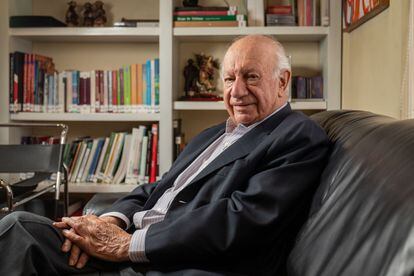 El expresidente de Chile Ricardo Lagos, durante la entrevista con EL PAÍS el 13 de diciembre pasado en su despacho de la Fundación Democracia y Desarrollo, Santiago.