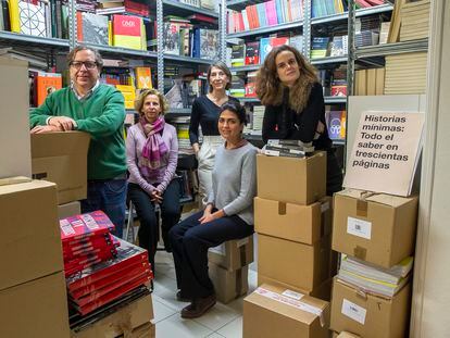 El equipo de Turner en Madrid: Ricardo Cayuela, director editorial, la directora de comunicación Lola Martín, y las editoras Laura Estévez, Fernanda Febres-Cordero y Mariana Gasset (segunda, cuarta y quinta por la izquierda).