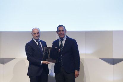 Gabriel Moneo, director general de Sistemas e Innovación de Inditex; y Manuel Mirat, consejero delegado de PRISA.