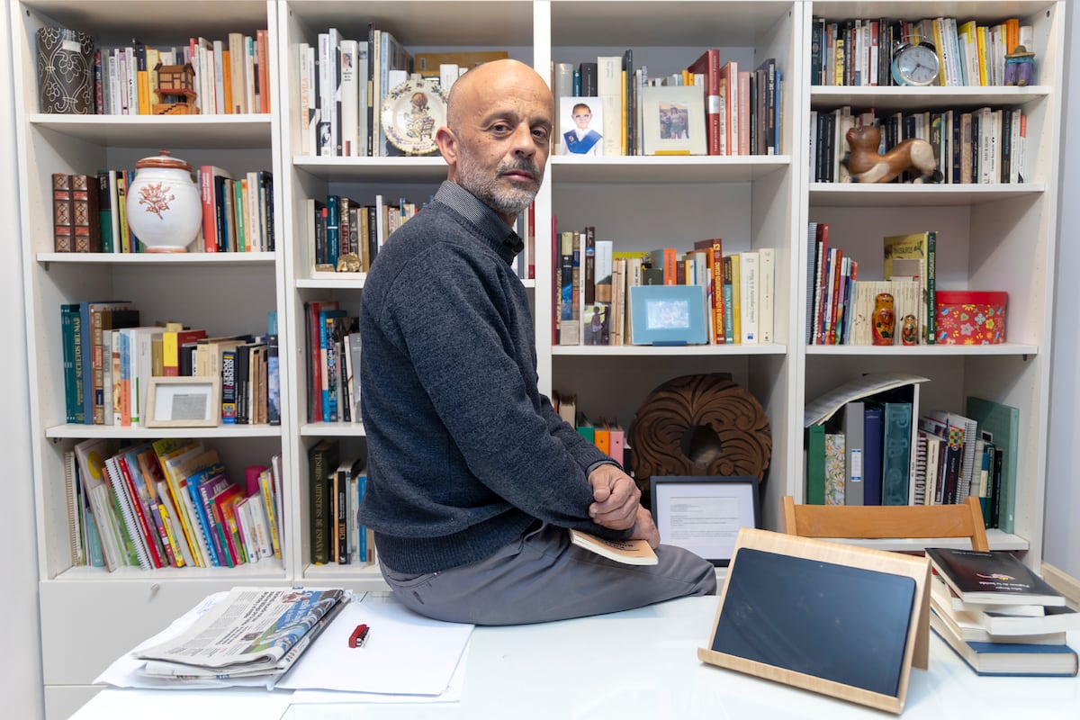 El carpintero metálico que bucea en el archivo de la Biblioteca Nacional en busca de textos olvidados | Cultura