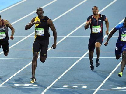 Bolt, al final de los 100m. 