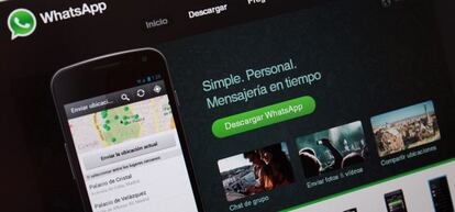 WhatsApp permite llamar gratuitamente a través de internet.