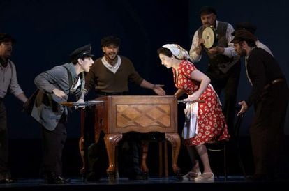 Ensayo de la ópera 'Il Postino' en el teatro Real.