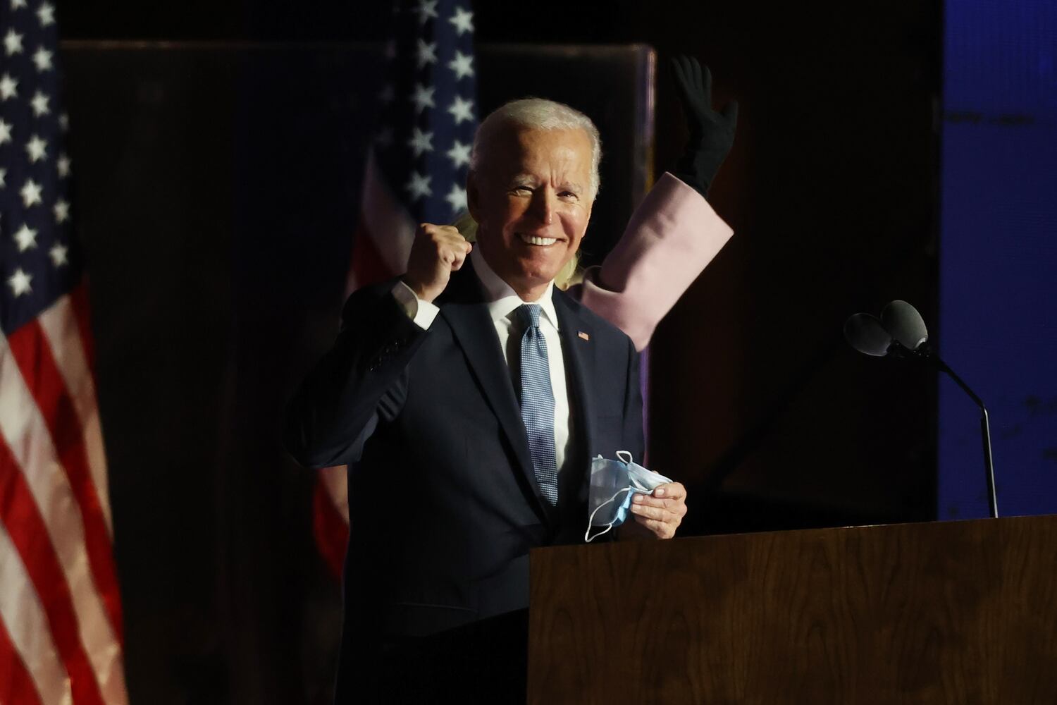 Joe Biden, en el Chase Center en las primeras horas de la maรฑana del 4 de noviembre de 2020, en Wilmington, Delaware.