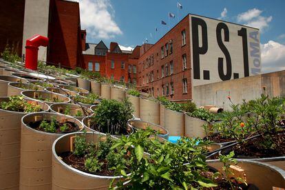 'Public Farm One', una instalación que celebra el tema de la agricultura urbana en el distrito de Queens de la ciudad de Nueva York.
