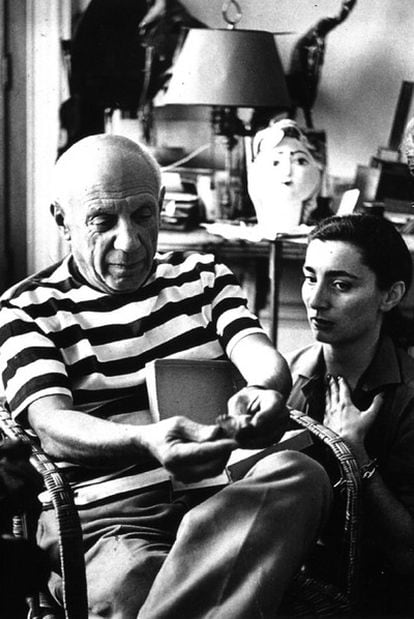 Pablo Picasso y Jacqueline Roque en Cannes.