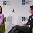 La presidenta de la Comunidad de Madrid, Isabel Díaz Ayuso y el expresidente del Gobierno, José María Aznar, durante la clausura del curso académico 2020/2021 del Máster Universitario en Acción Política, Fortalecimiento Institucional y Participación Ciudadana en la Regla de Jurisprudencia de la Universidad Francisco de Vitoria, 25 de junio de 2021, en Madrid (España).  El objetivo del máster es formar profesionales formados en el conocimiento de la realidad para afrontar los retos institucionales, económicos, políticos y sociales de las democracias contemporáneas, desde el ámbito público y privado.  25 DE JUNIO DE 2021;  UNIVERSIDAD;  UNIVERSIDAD FRANCISCO DE VICTORIA;  MAESTRÍA;  MÁSTER EN ACCIÓN POLÍTICA;  COMUNIDAD DE MADRID;  CLASURA;  CURSO Marta Fernández Jara / Europa Press 25/06/2021