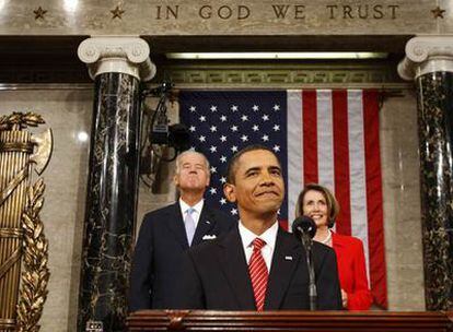Obama en el Capitolio. Detrás, el vicepresidente Joe Biden y la presidenta de la Cámara baja, Nancy Pelosi.