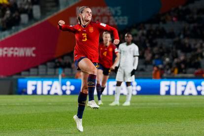 La española Teresa Abelleira celebra el primer gol ante Zambia. 