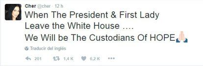 "Cuando el presidente y la primera dama dejen la Casa Blanca... Nosotros seremos los guardianes de la esperanza", ha escrito Cher en Twitter.