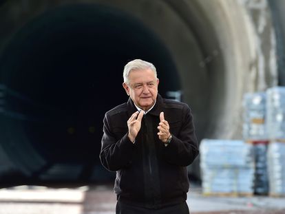 López Obrador, en las obras del Tren Interurbano de Ocoyoacac, en el Estado de México.