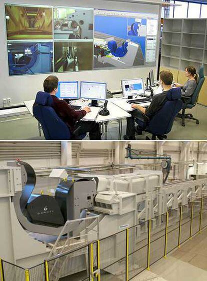 Sala de control de la plataforma de pruebas para piezas del divertor del ITER (derecha).