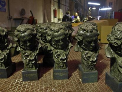Los Bajo Ulloa tratan de vender su premio Goya en una tienda de segunda mano