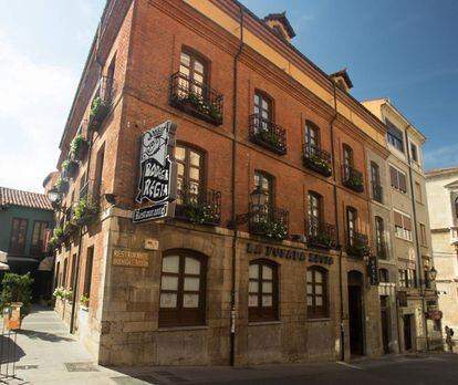 Exterior del hotel La Posada Regia, en León.