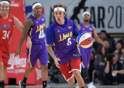 Justin Bieber, durante el partido de famosos All-Star de la NBA, el 16 de febrero de 2018 en Los Angeles.