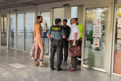 Hombre desnudo Ciudad de la Justicia de Valencia