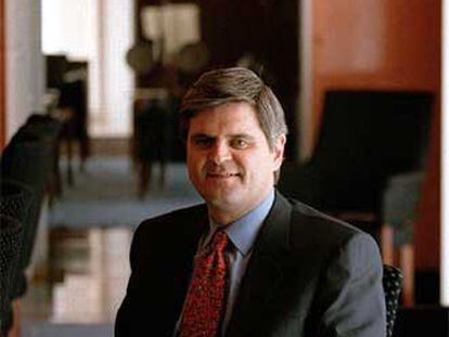 Steve Case, durante una visita a Madrid en abril de 2001.