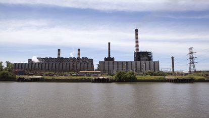 Central termoeléctrica en Buenos Aires.