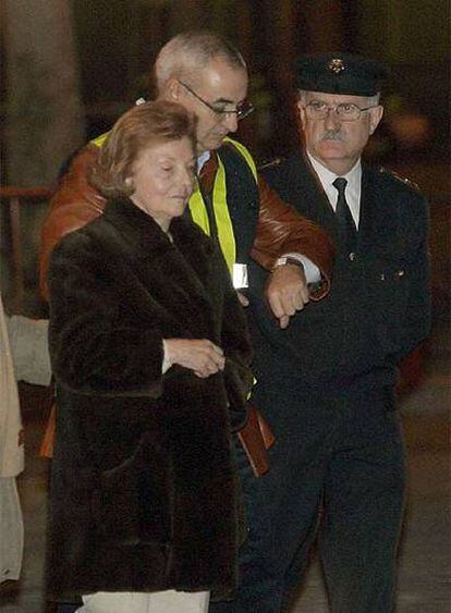 Isabelita Perón a su llegada a la Audiencia Nacional