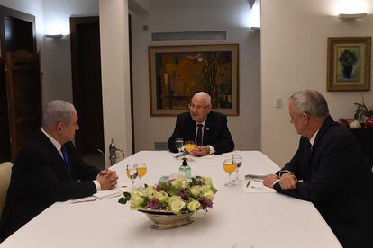 El presidente Rivlin se reúne con Netanyahu y Gantz, el 15 de marzo de 2020.
