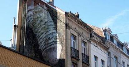 Imagen del mural aparecido el pasado oto&ntilde;o en Bruselas.